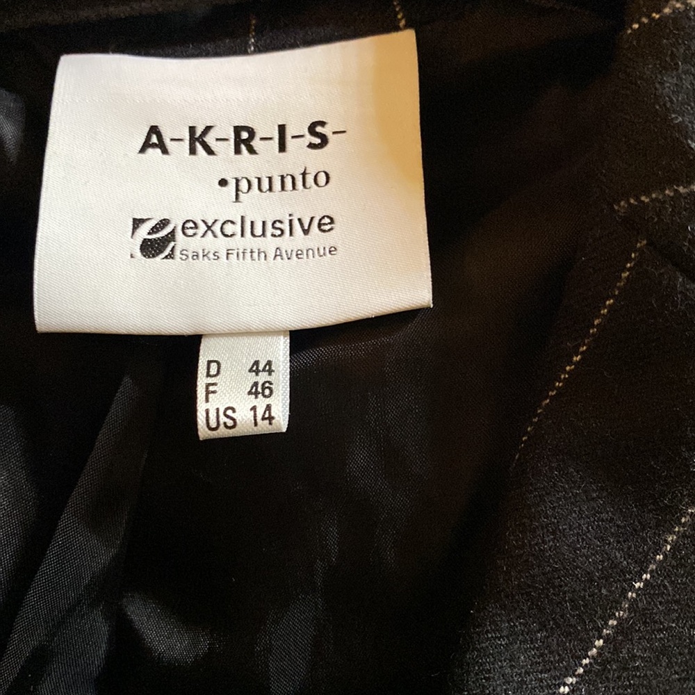 Akris Punto Gorgeous Black White Pinstripe Long Lined Jacket New With Tags - Picture 9 of 11